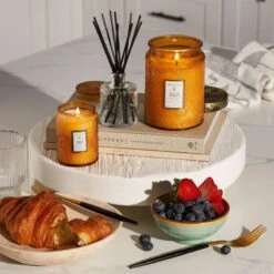 Voluspa - Baltic Amber Candle -Voluspa fa21 lf baltic 7233 7353 7253 web