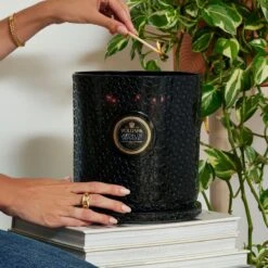 Voluspa - Jardin De Verveine 5 Wick Hearth Candle 11 Voluspa - Jardin De Verveine 5 Wick Hearth Candle -Voluspa fa22 lf jardin 8508 002