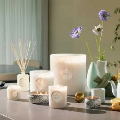 Voluspa - Laguna Luxe Candle -Voluspa fa22 lfopt 8404 web 1