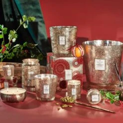 Voluspa - Gilt Pomander & Hinoki 5 Wick Hearth Candle -Voluspa ho21 ing gilt pomander hinoki collection web 2 1