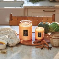 Voluspa - Spiced Pumpkin Latte Classic Candle -Voluspa ho21 lf 73521 73321 web