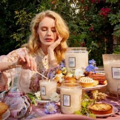 Voluspa - Jasmine Midnight Blooms Embossed Small Glass Candle -Voluspa s23 lf 73434 73734 web 5